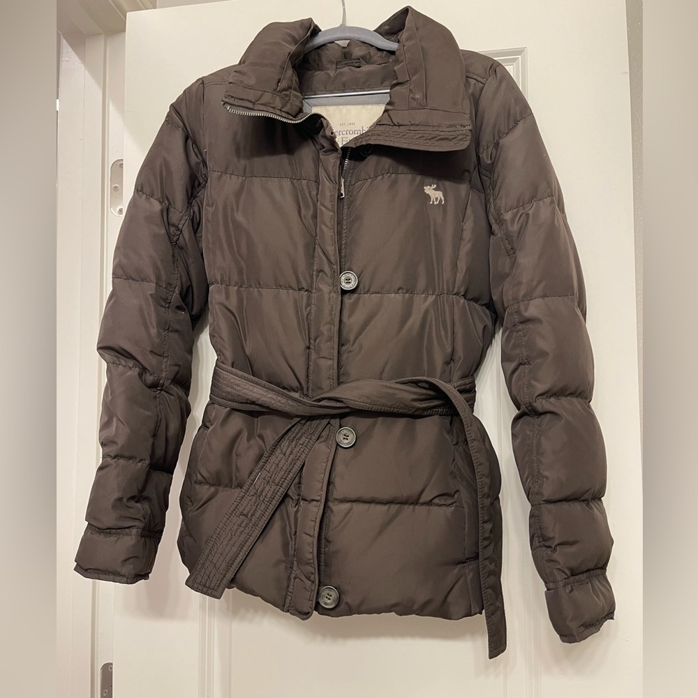 Abercrombie & Fitch puffer jacket 🫎 - Picture 2 of 6
